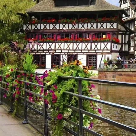 Meuble Du Faubourg - Centre/Gare Appartement Straatsburg Buitenkant foto